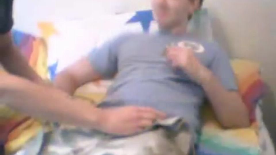 Katonás nadrágból előbújik a vágy