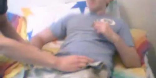 Katonás nadrágból előbújik a vágy