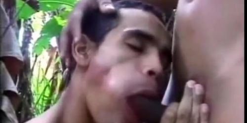 Brazil férfi kielégítése szabadban