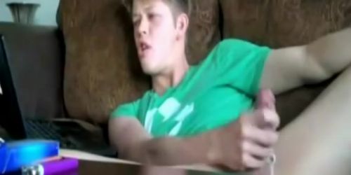 Hajlékony meleg sztriptíztáncos otthoni előadása