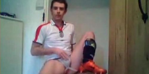 Focista izgatottan masztizik meztelenül