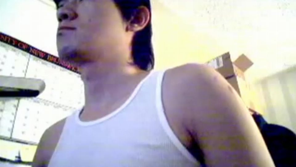 Lázadó kinézetű srác kiveri a dugóba