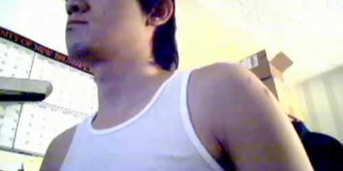 Lázadó kinézetű srác kiveri a dugóba