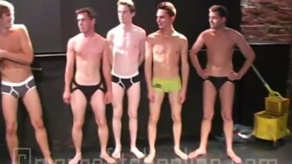 Forró csoportos birkózás és orális élvezet