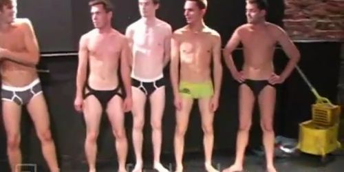 Forró csoportos birkózás és orális élvezet