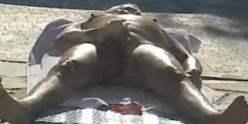 Kezizabálás a strandon